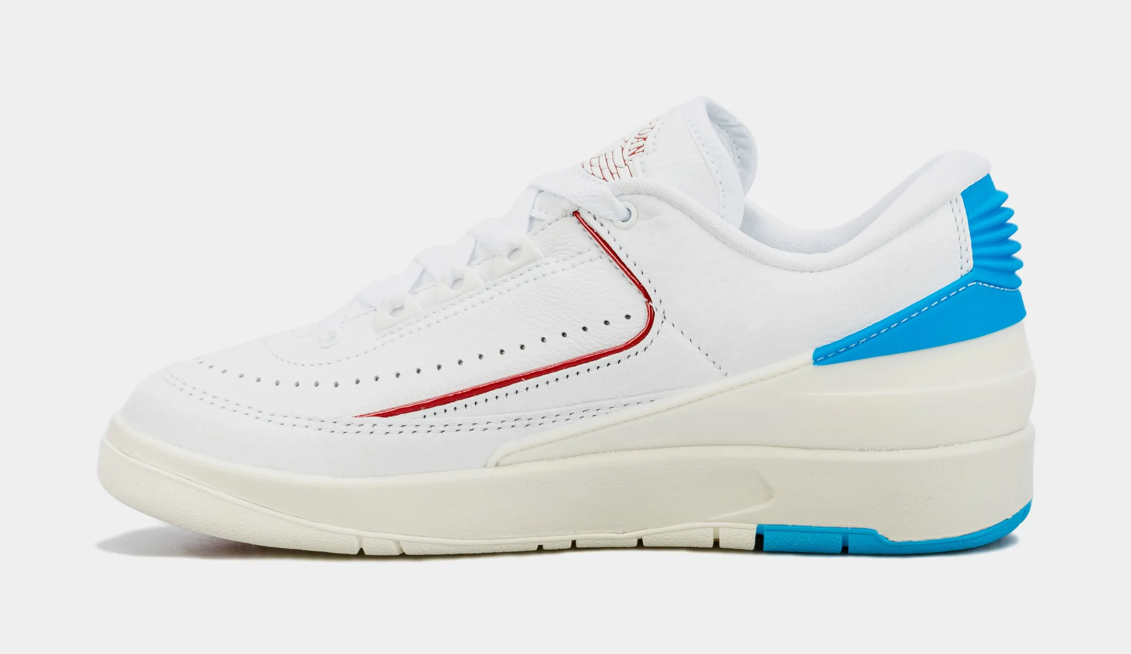 Air Jordan 2 Retro Low Gym Red Dark Powder Blue Womens Lifestyle Shoes (Red/White/Blue)